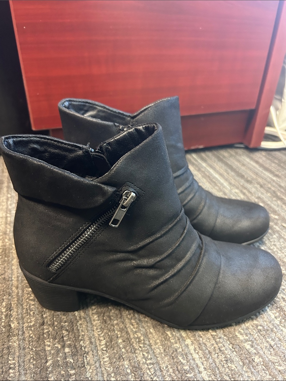Black ankle bootie size 8.5 BRAND NEW NO BOX by Ruiee